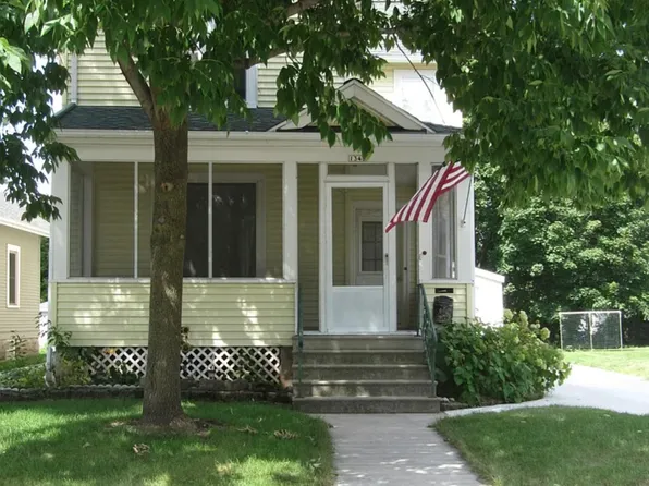1346 Winnebago Ave, Oshkosh, WI 54901