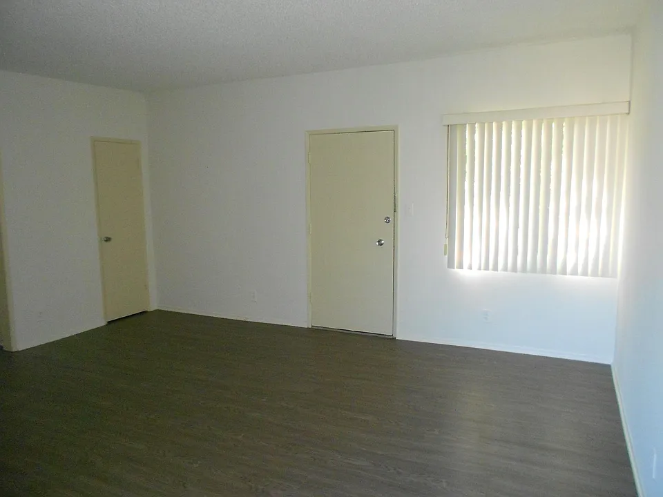3721 Midvale Ave #11