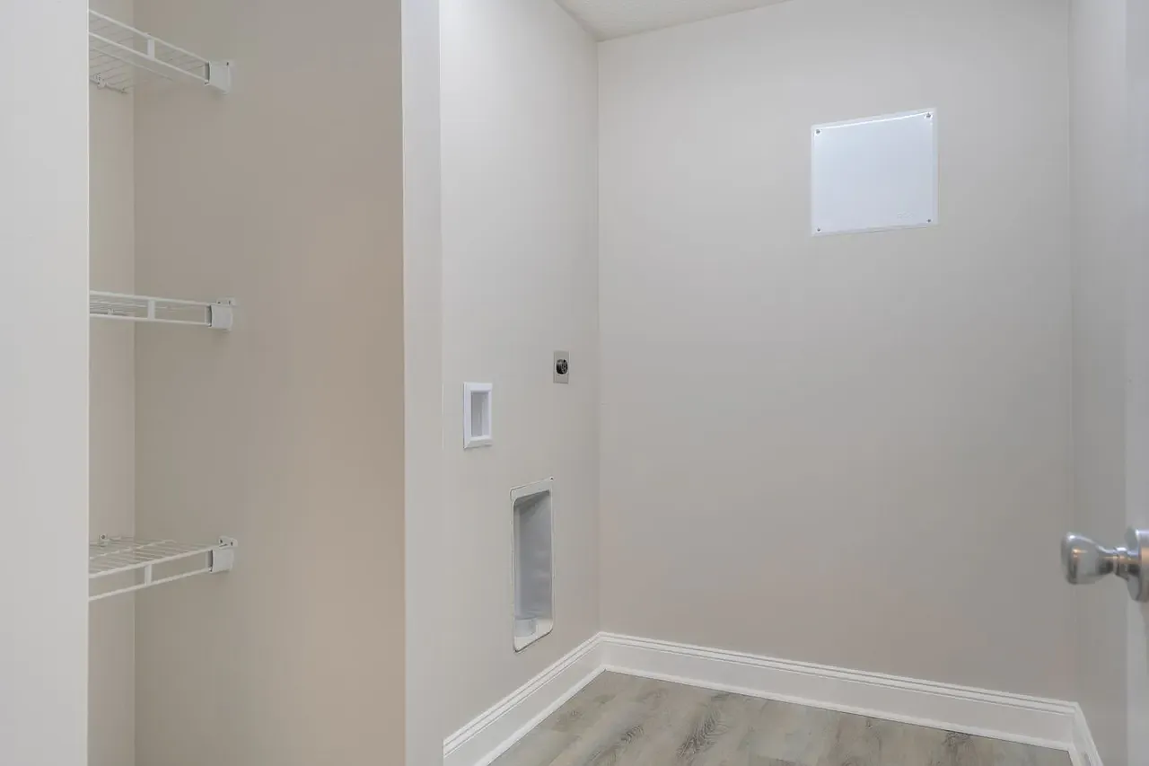1 bed, 1.5 bath, 1832 sqft, $840 — Photo 2