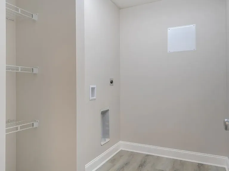 420 Twisted Oak Dr NW — Photo 2
