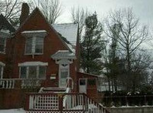 31 Urquhart St, Rumford, ME 04276