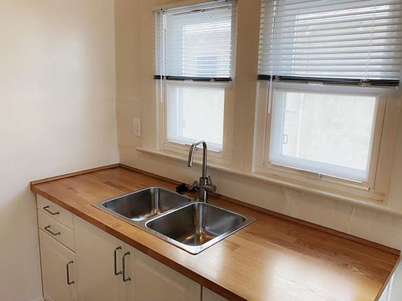 2nd image of 514 W Ivy St APT 2