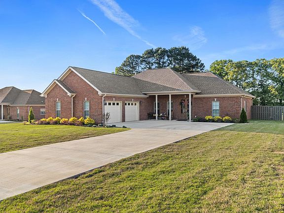 2nd image of 433 Dartmoor Dr