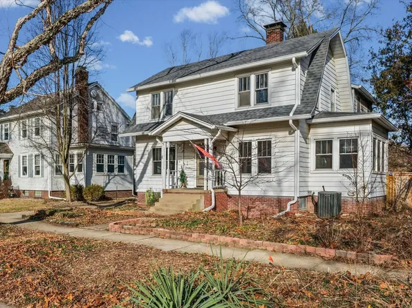 702 W Iowa St, Urbana, IL 61801