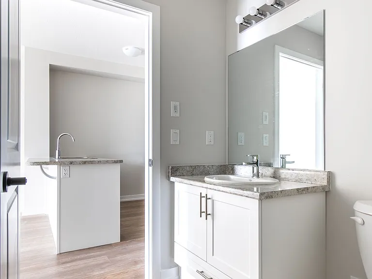 870 Queenston Rd #511 — Photo 25