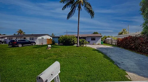 2775 Floweva St Photo 1
