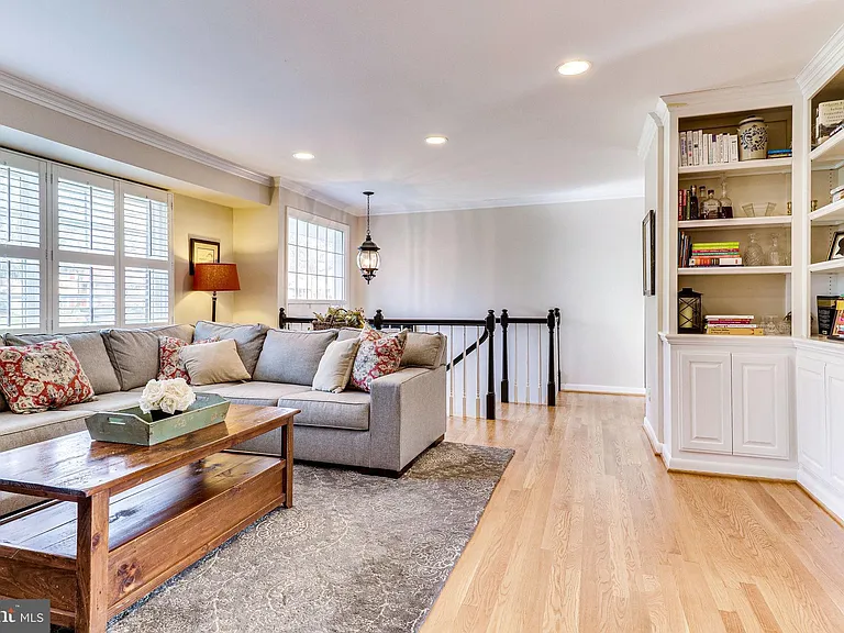 6519 Engel Dr — Photo 11