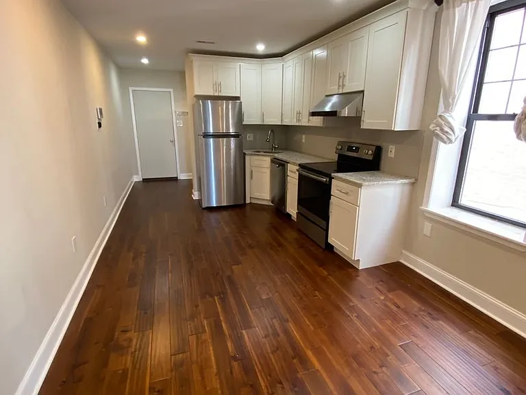 1639 S Broad St — Photo 1
