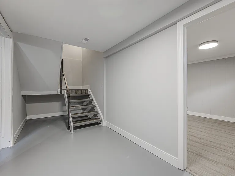6 Pearl Cres #3 — Photo 13