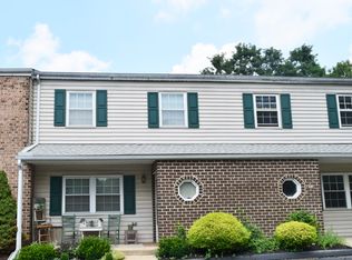 1326 Blue Jay Dr, Lancaster, PA 17601
