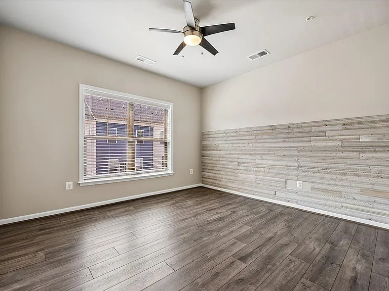 14319 Potomac Heights Ln — Photo 11