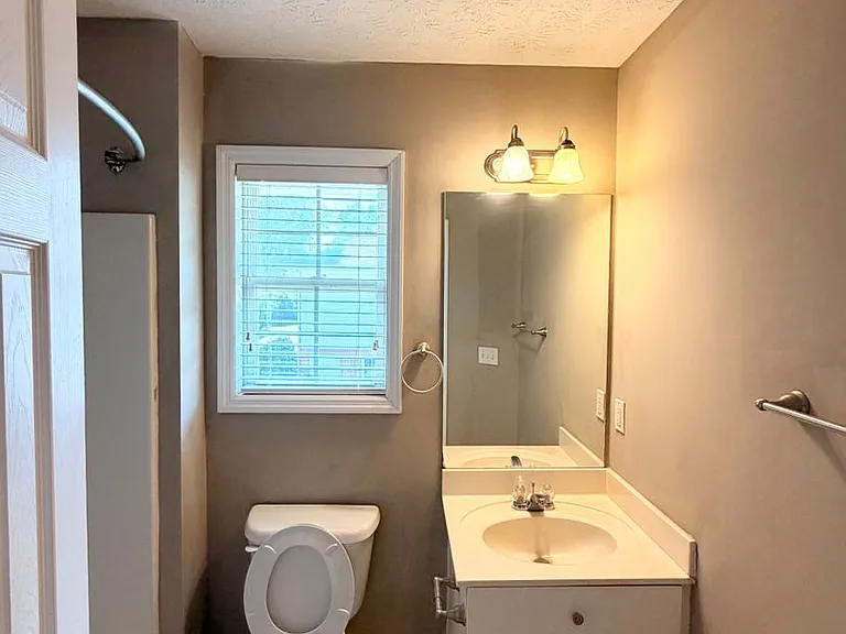 1477 N Donahue Dr #803 — Photo 11