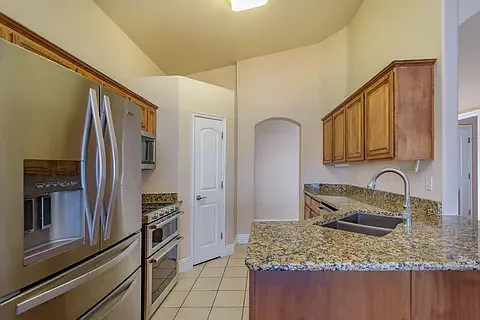 923 N Rolling Hills Rd — Photo 8