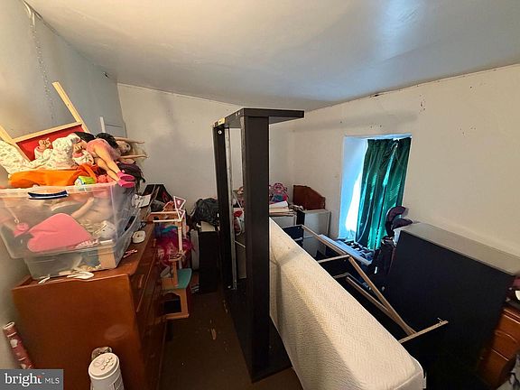 4th image of 25 S Sussex St