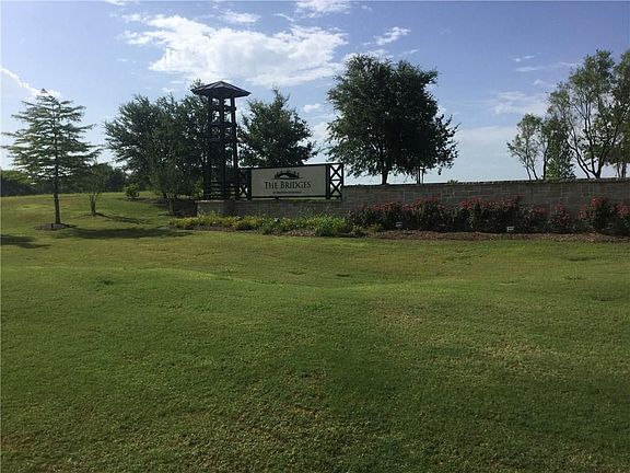 2nd image of 1235 Eagle Glen Pass