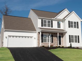 82 Falcon Cir, Lebanon, PA 17042