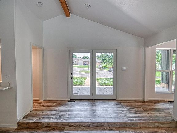 5th image of 1704 Dartmouth Ct