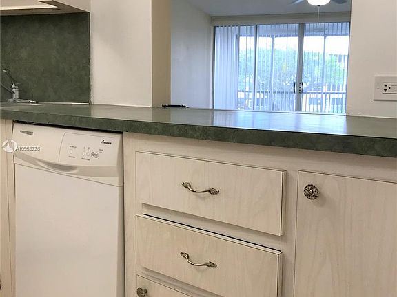 4th image of 1710 NE 191st St #2063