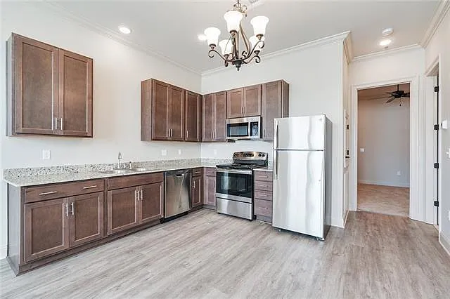 3 bed, 3.5 bath, 1700 sqft, $2,100 — Photo 3