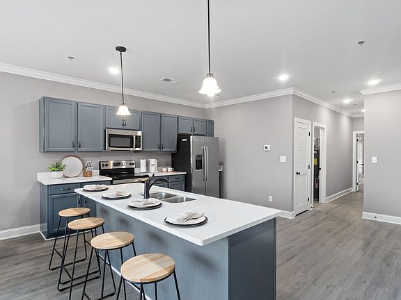 3rd image of 138 Center Pointe Dr Unit 1
