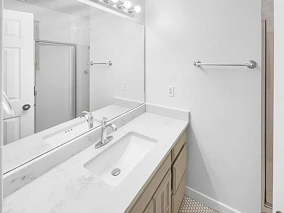 2nd image of 402 Priscilla Cir #4