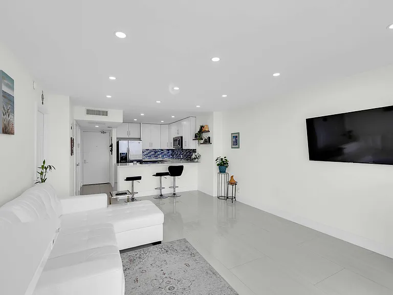 20335 N Country Club Dr #2107 — Photo 12
