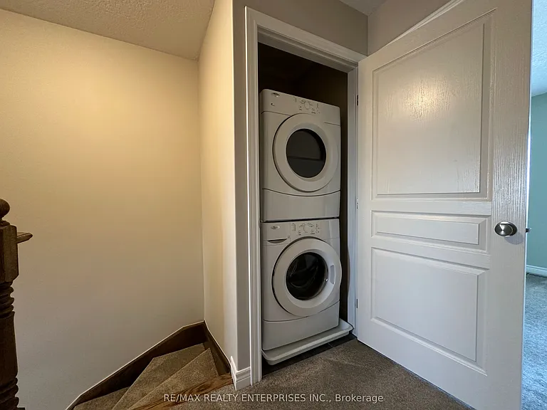 69 Edenrock Dr — Photo 35