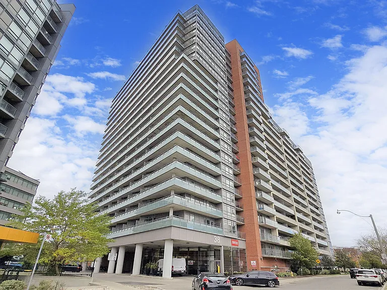38 Joe Shuster Way — Photo 14