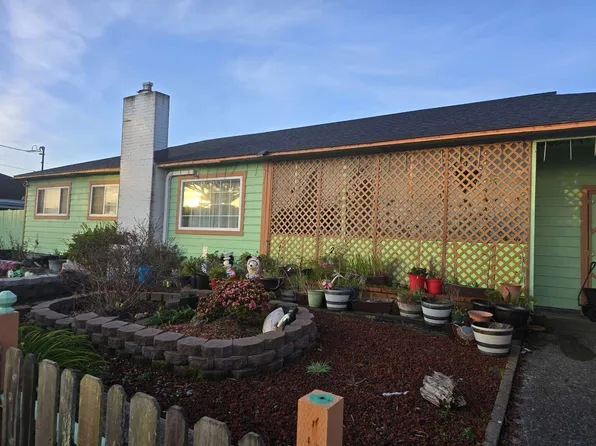 1282 Gainard St, Crescent City, CA 95531