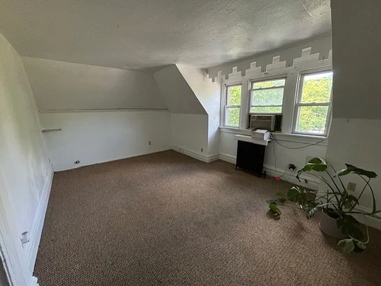 609 S Braddock Ave — Photo 6
