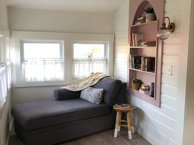Porch/Entry