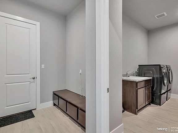 4th image of 318 Prairie Clover Dr