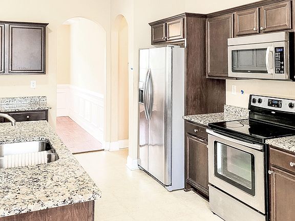 5th image of 2405 Orchard Drive