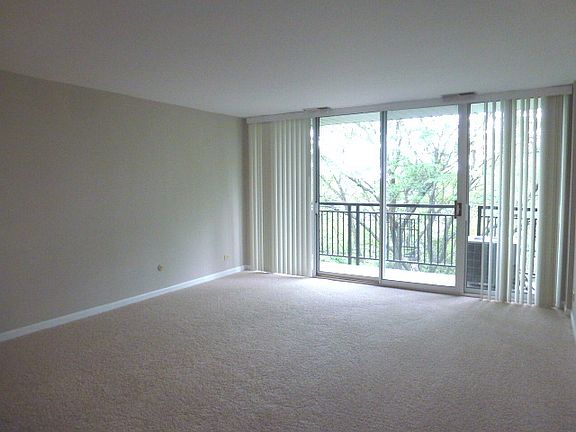 3rd image of 1833 Four Lakes Ave APT 4J