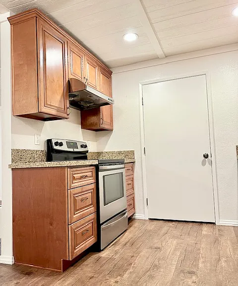 10834 Oak St — Photo 7