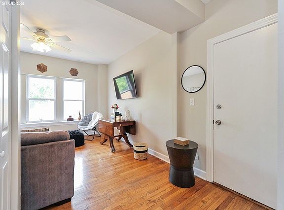 3rd image of 2034 N Humboldt Blvd APT 3W