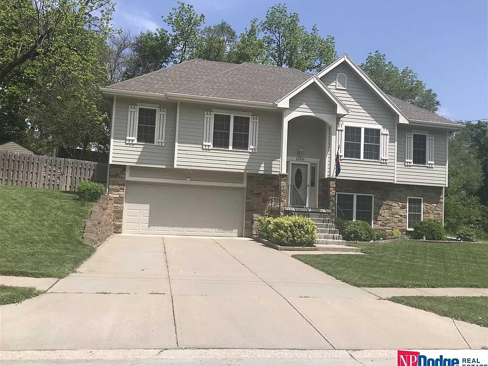 1st image of 1606 Avenue A
