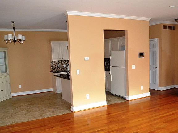3rd image of 56640 Longhorn Dr