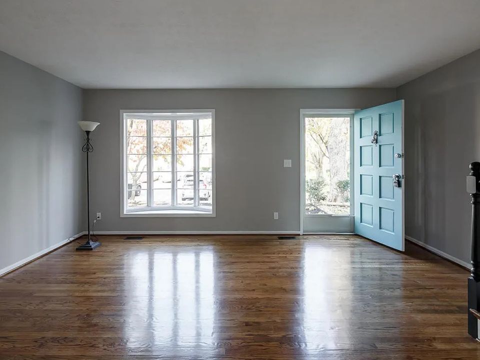 1st image of 2848 Coleen Ct