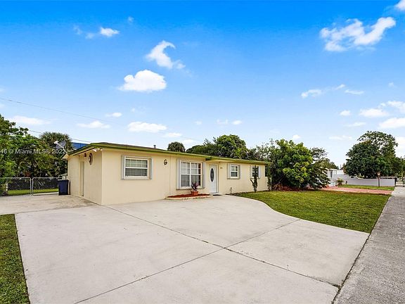 3rd image of 5555 NW 176th St