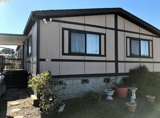 147 Country Side Ln, Winston, OR 97496