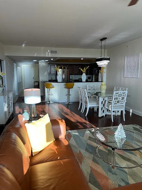 2 bed, 1758 sqft, $2,900 — Photo 1