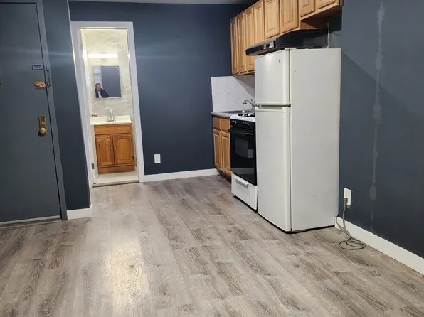 89 Mulberry Street image 1 of 7