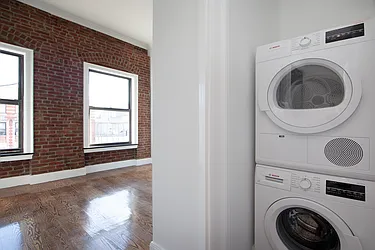 Rented by R New York