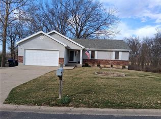 1475 Grandview Dr, Warrensburg, MO 64093