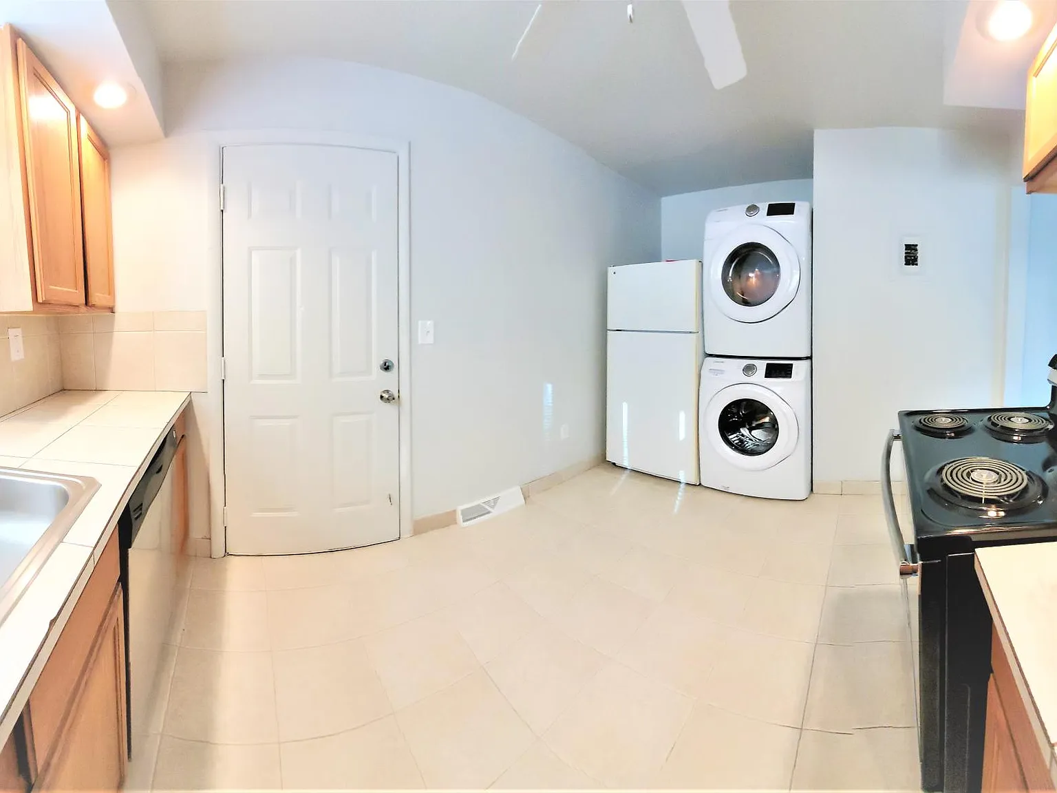 2 bed, 822 sqft, $1,990 — Photo 3