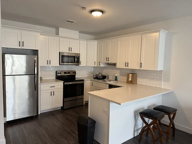 64 Park Ave #2G — Photo 1