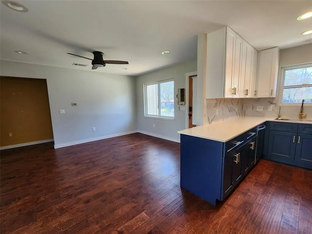 3 bed, 2.0 bath, 1009 sqft, $2,700 — Photo 3