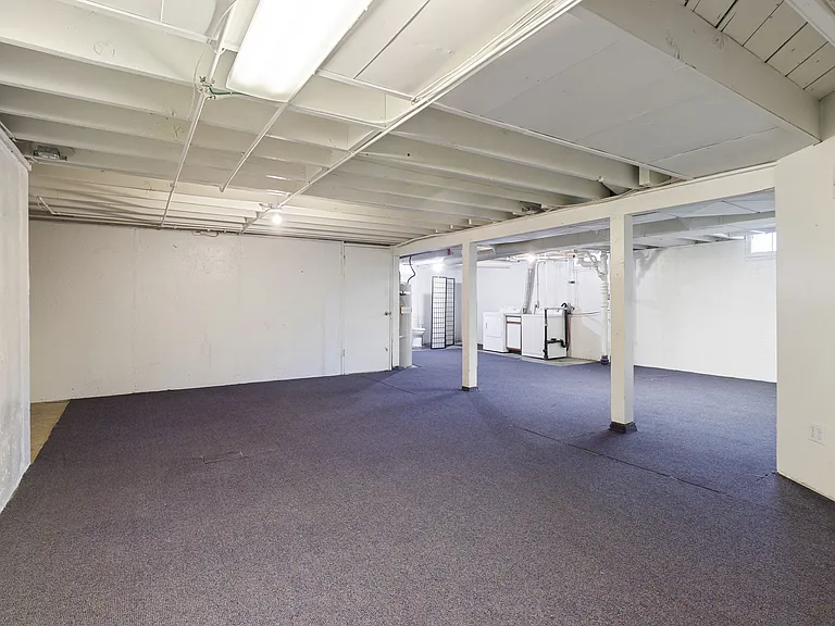 3715 NE Roselawn St — Photo 14