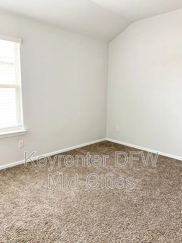 4 bed, 2.0 bath, 1587 sqft, $2,250 — Photo 4